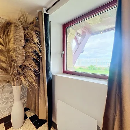 Basement/entresol Face A La 180° Lion-sur-Mer