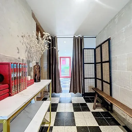 Basement/entresol Face A La 180° * Lion-sur-Mer